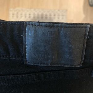 Levi’s Mid-Rise Skinny Jean